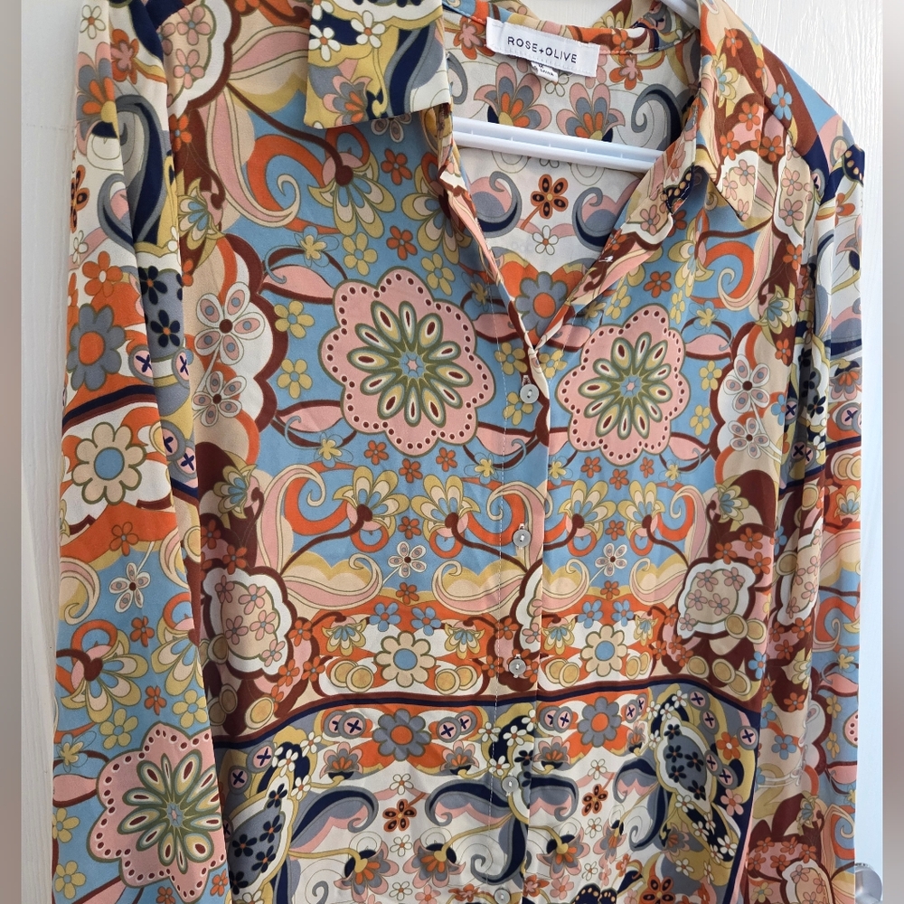 Rose & Olive Retro Print Lightweight Multicolor Floral Button-Up Blouse